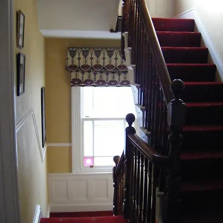 Maple Bank Apartment