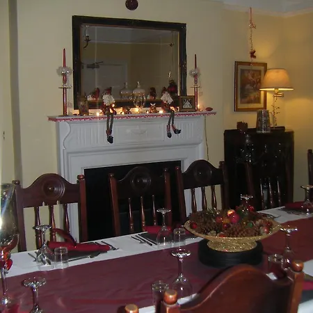 Maple Bank Apartment
